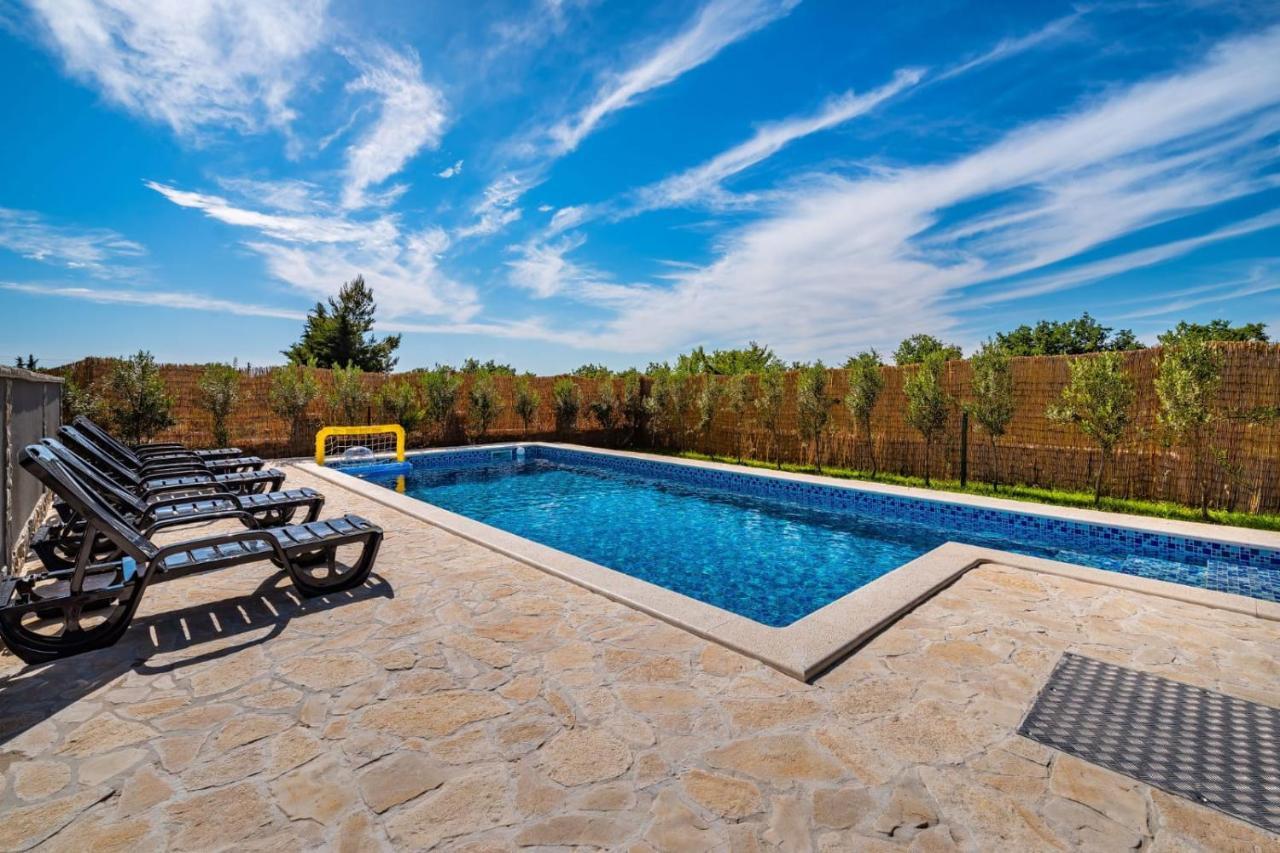 Villa Eagle Бенковац Экстерьер фото